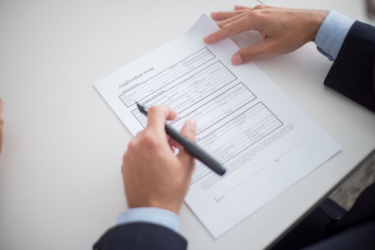 Filling in the NIE application form for Spain